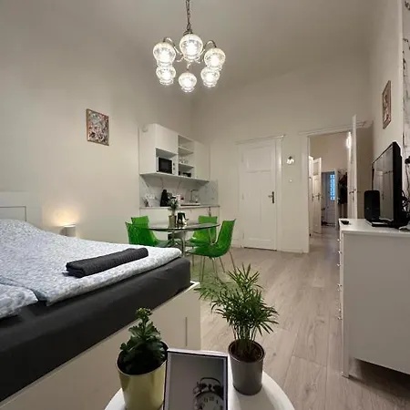 Deri Hangout Base By Downtown Apartamento Budapest