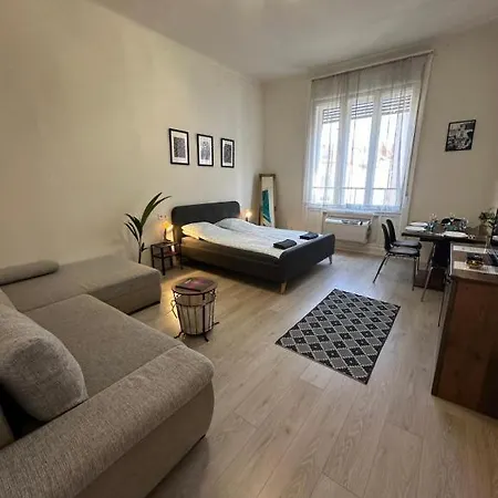 Deri Hangout Base By Downtown Apartamento Budapest