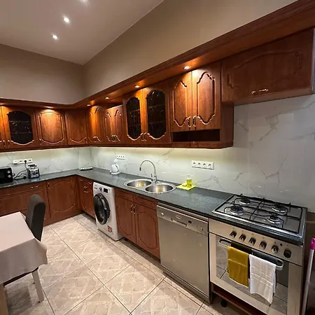 Deri Hangout Base By Downtown *