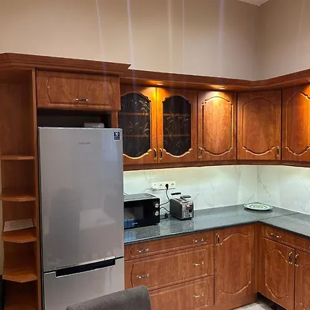 Deri Hangout Base By Downtown