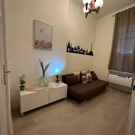 Deri Hangout Base By Downtown Апартаменты Будапешт