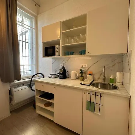 Deri Hangout Base By Downtown * Будапешт