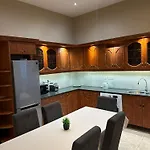 Deri Hangout Base By Downtown Budapest